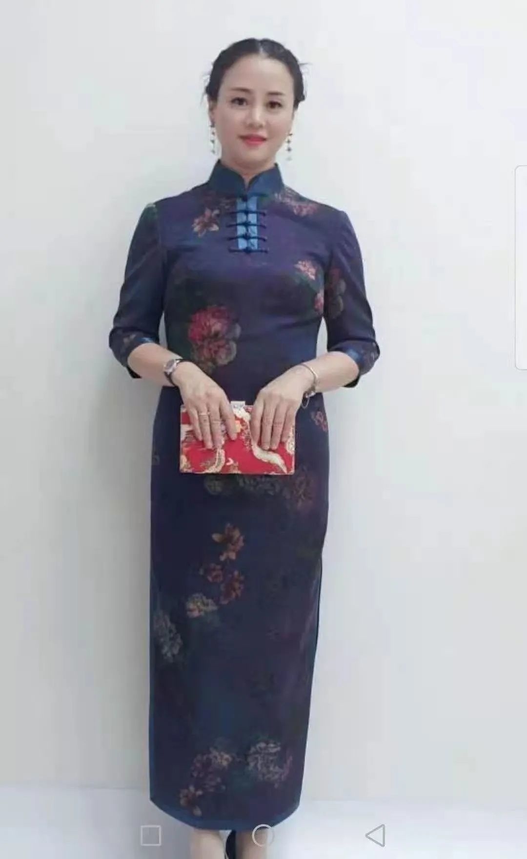 哪里可以定制衣服（金山竟藏着一家服装“私人定制”工厂！连婚纱都可以量身定做）